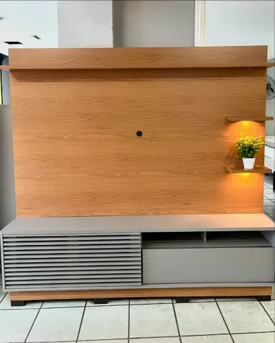 Home Theater Sofisticado com Iluminação LED e Gaveta Integrada para TVs até 70?