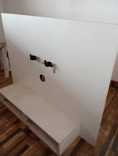 Painel linda de pequeno com adaptador de TV .
