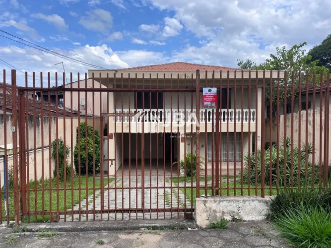 CASA COM QUINTAL NO BAIRRO UBERABA