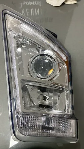 Farol Principal Volvo FH / FM (2009 a 2014) Marca Express