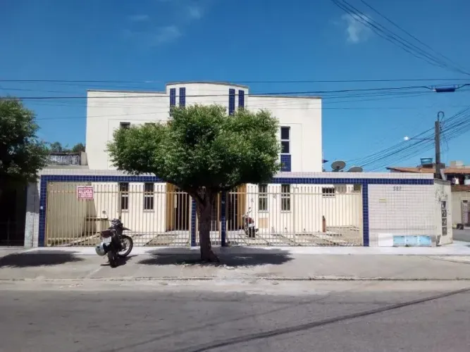 ALUGA-SE APARTAMENTO TÉRREO COM 03 QUARTOS NA BARRA DO CEARÁ