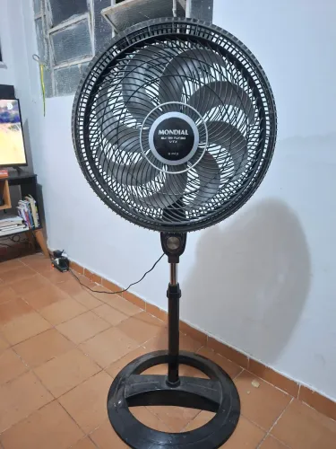 Vendo ventilador de coluna Mondial super turbo com 8 pas