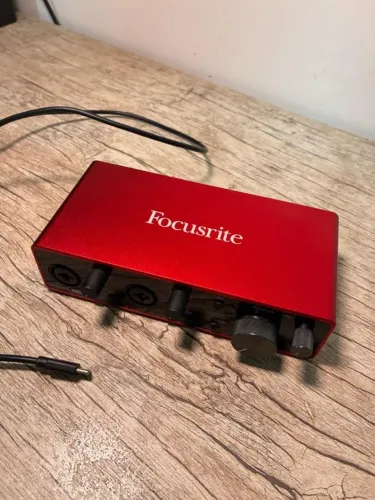 Kit Home Studio - Focusrite 2i2 3a Gen + Mic AT2020