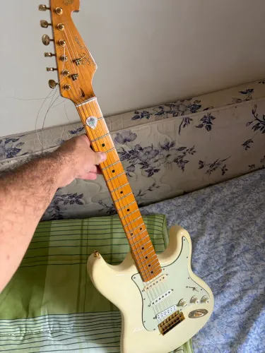 Strato SX upgrades-seymour, fender, guyker