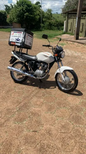 Honda CG 150 Job Cargo com Baú - Econômica e Pronta para Trabalho
