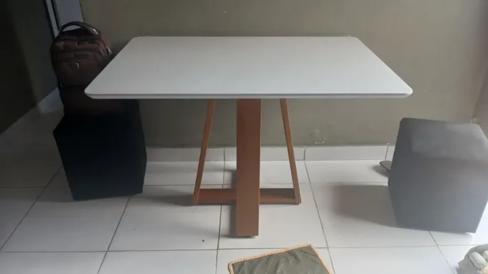 Vendo mesa nova. Medindo 126×86