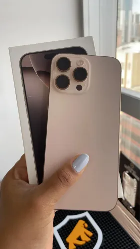 iPhone 16 pro Max 256GB DESERT 93% bateria