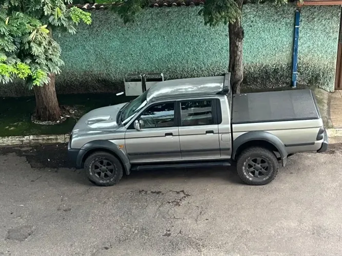 Mitsubishi L200 Outdoor GLS 2.5 4X4 CD TDI Diesel 2012