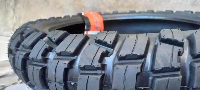 Pneu moto aro 21 dianteiro xre300 lander e tornado irábunker novo não é remold 9090