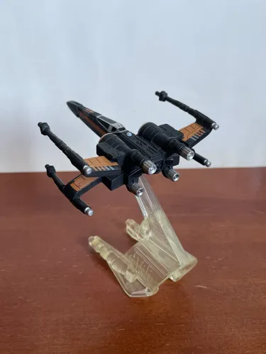 Nave Hot Wheels - Star Wars - X-wing fighter Poe - Mattel