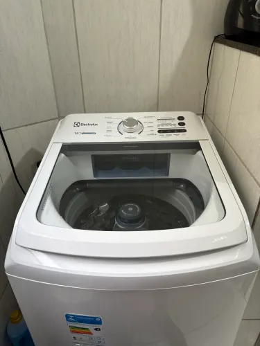 Máquina de lavar Electrolux 14 kg Essential Care