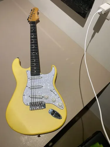 Vendo guitarra Memphis