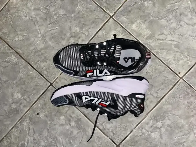 Tênis fila casual e esportivo