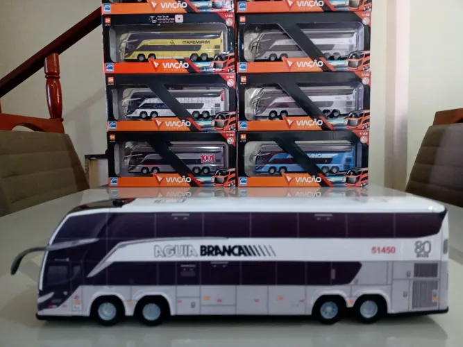Miniatura de ônibus Viação Aguia Branca escala 1:43 (30 centímetros)