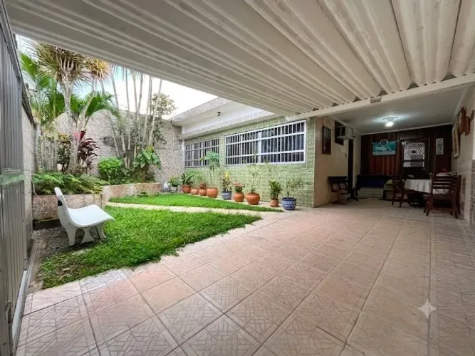 Casa no Boqueirão 2 quartos e garagem para 3 carros