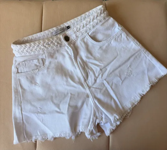 Desapego de shorts e calças. 