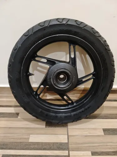 Roda Moto PCX 2013 em diante com pneu meia vida
