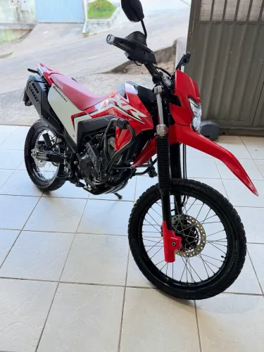 XR Tornado 300 2025 - 2.590 km rodado
