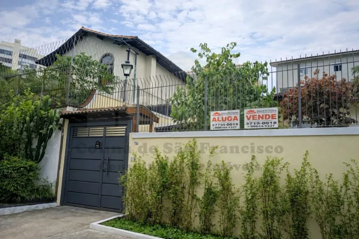 Casa para locação em São Paulo-SP, Vila São Francisco: 3 quartos, 1 suíte, 3 salas, 3 banh