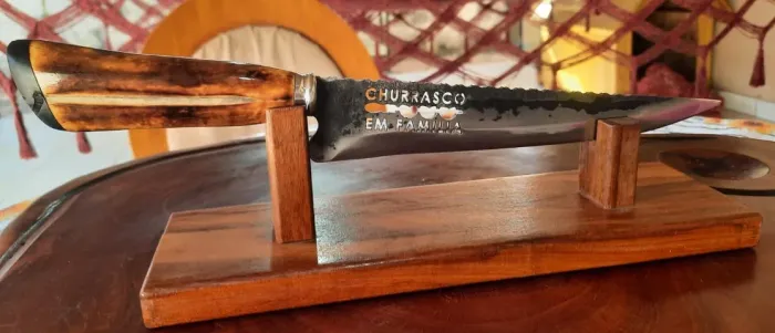 Faca artesanal para churrasco "Churrasco em família"
