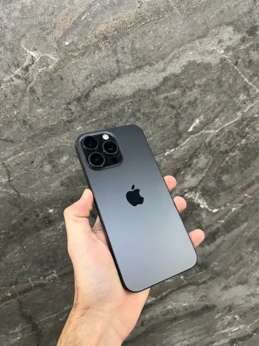 15 pro max 256GB PRETO VENDO OU TROCO!