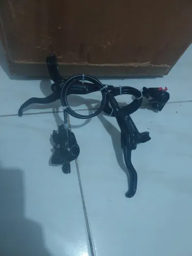 Par de freio shimano M446
