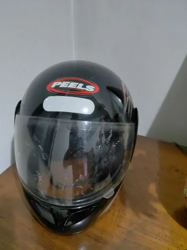 Capacete preto