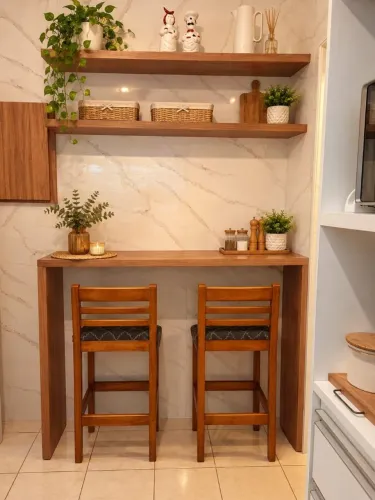 Mesa para pequenas refeições