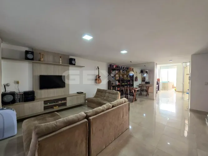 Casa Duplex à venda, 03 quartos, 02 vagas, Rua Ipiranga, Manoel Valinhas - Divin