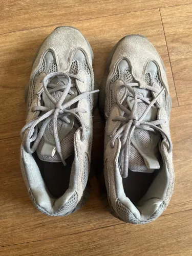 Tênis yeezy 500