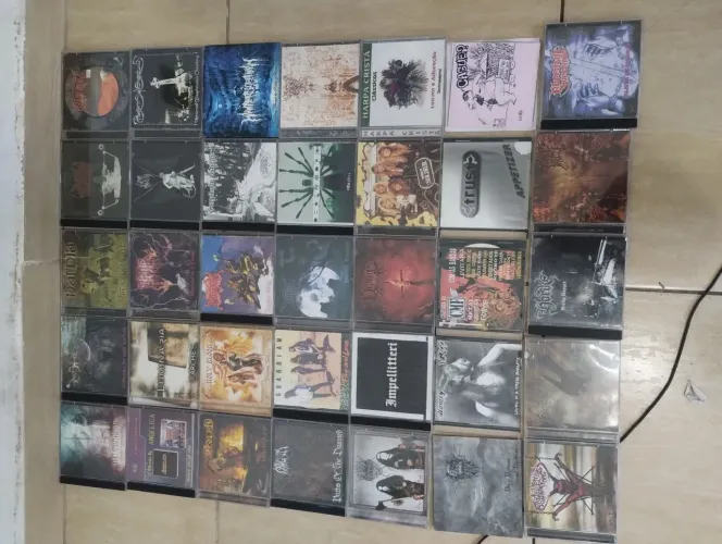 Coleção de CDs e DVDs de Música Metal Cristão