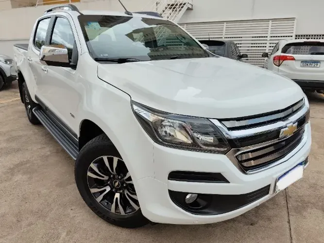 S10 LTZ, automática, baixo km