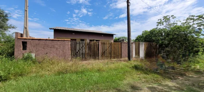 OPORTUNIDADE - 3 casas em 1