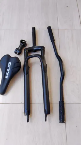 PEÇAS DE BICICLETA ARO29, EM ÓTIMO ESTADO, PRONTO PRA VENDA E SEM MARCA DE USO!!