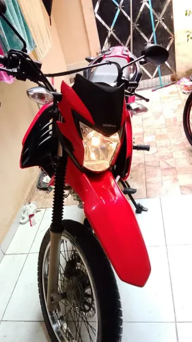 Bros NXR160 vermelha 