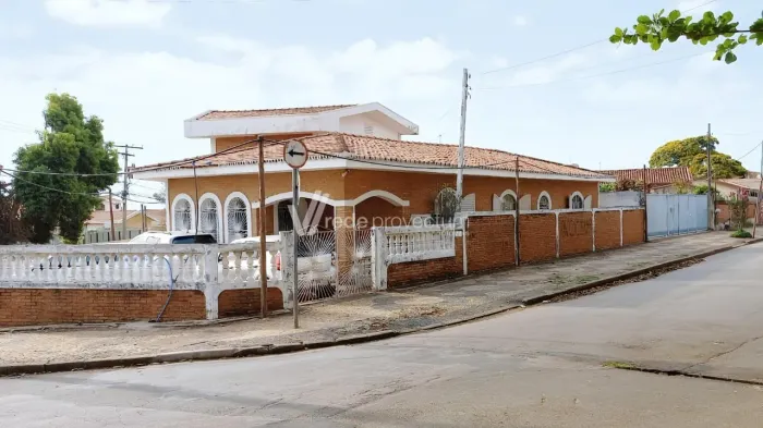 Casa para venda e locação no bairro Jardim Chapadão, em Campinas