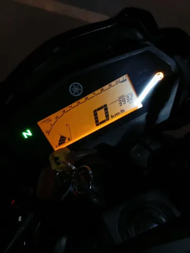Fz25 praticamente zero km