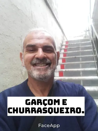 GARÇOM com experiência