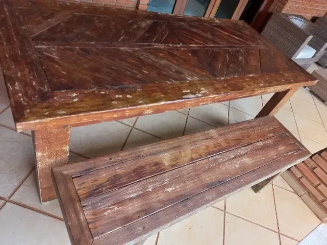  Mesa de madeira 