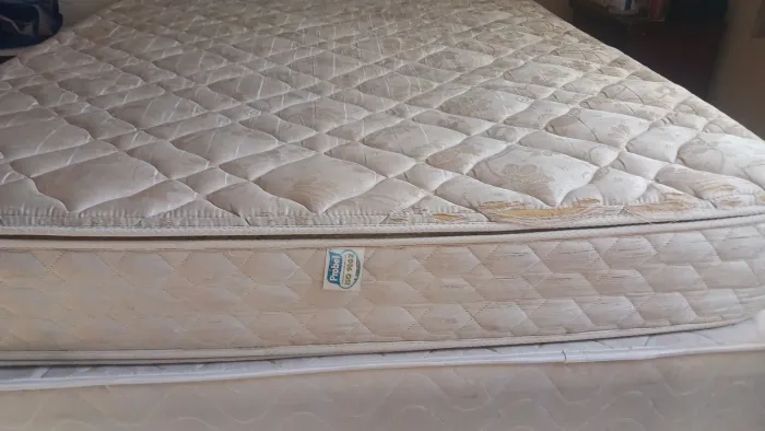 Doando esse colchão de casal