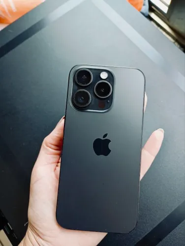 iPhone 15 Pro 128GB Titânio Preto | Bateria 94% | Muito Conservado