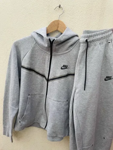Conjunto Nike Tech Fleece Feminino