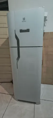 Geladeira Electrolux Frost Free Duplex de 371 litros
