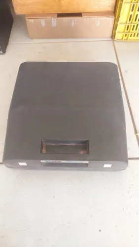 Máquina de escrever datilografia antiga
