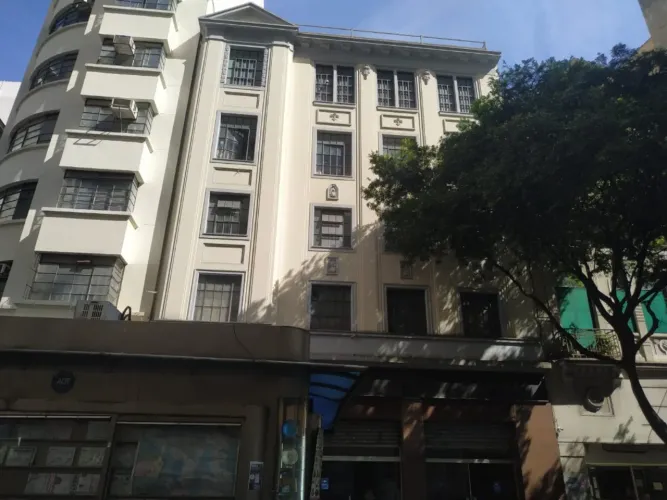 Conjuntos comercias com cinco salas com 89.00 metros, na área ,5 vagas de garagem, fácil a