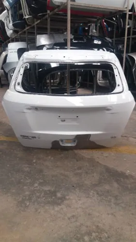 Tampa Traseira Tracker 2012 a 2019