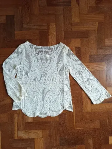 Blusa em renda off white