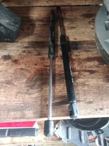 amortecedor da tampa traseira citroen C3 2007