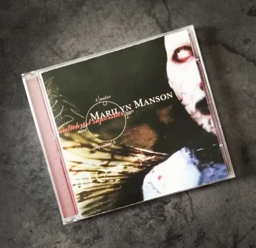 Marilyn Manson - Antichrist Superstar.