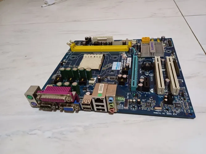 Placa mae ddr2 ,soquet am2 